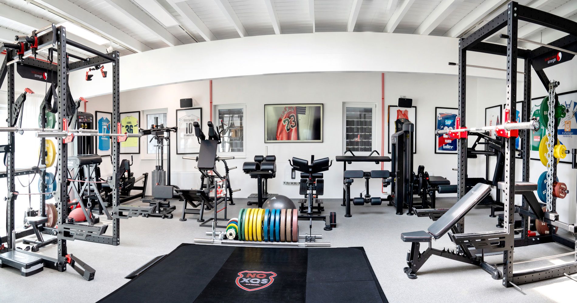 Fitnessstudio mit Eleiko Olympia-Equipment